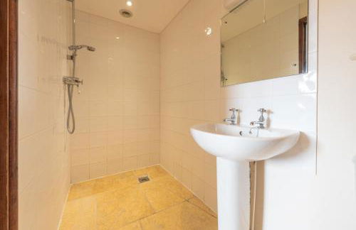 The Fold - Ash Farm Cotswolds - Photo 7