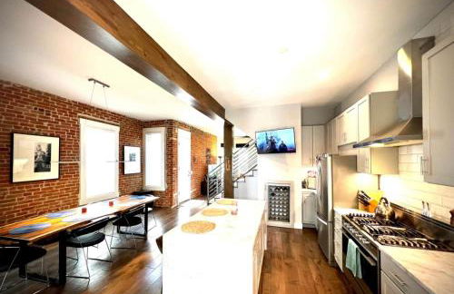 UPTOWN CASTLE - CITY VIEWS - THEATER & CONVENTION DISTRICT! - Foto 7