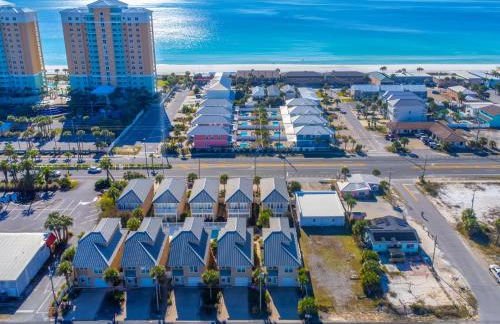 Beach Getaway for 15 A Few Steps from the Sand - Foto 2