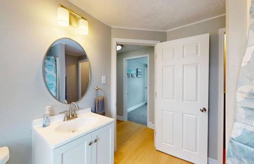 Stylish Home Near Historic Downtown & Lake Erie - Foto 12