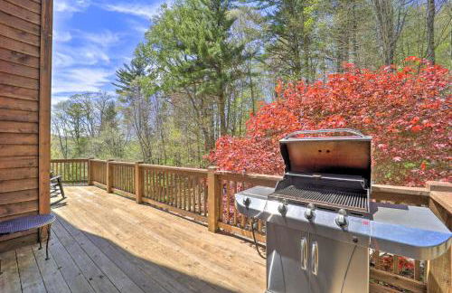 Woodsy Mountain-View Getaway with Hot Tub! - Foto 25