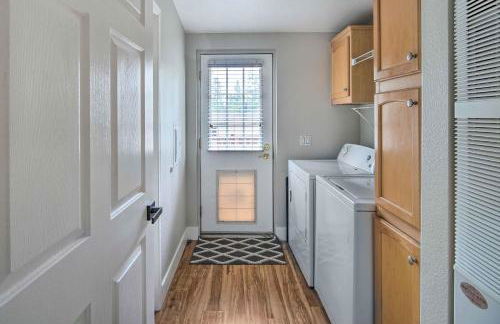 8 Mi to Big Bear Lake and Village Sugarloaf Cabin! - Foto 11