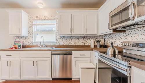 3Bedroom 2Bathroom close to historic downtown fast wifi - Foto 4