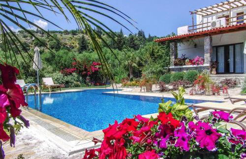 Private Pool & Garden Villa for 6 - Foto 22