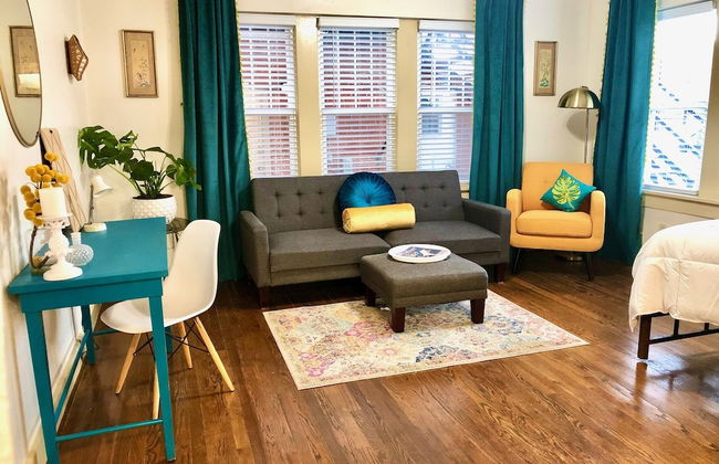 Evie's apartment - Photo 62