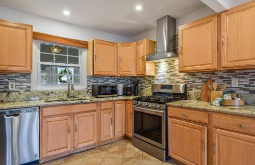 Cozy 4BR Retreat - Private backyard, Gazebo & Grill - Foto 38