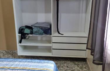 Casa espaçosa, Mobiliada e bem localizada - Foto 9