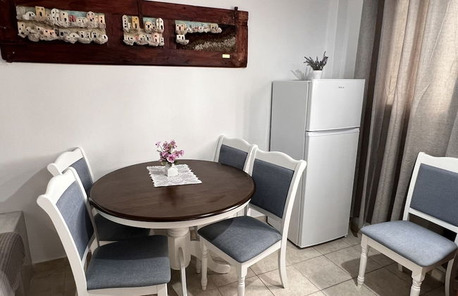 Birds Villa Apartments with Heated Pool - Including Car and Breakfast - Photo 39