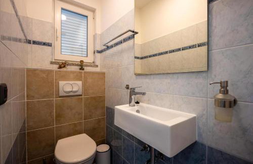 Villa Beauty with heated pool and jacuzzi - Photo 32