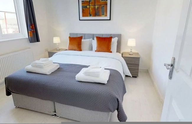 Stayzo Cole Green Lane - Free Parking - Foto 4