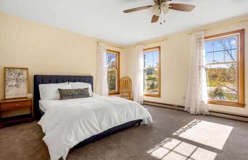 Catskills Delaware River Modern Colonial Getaway - Foto 15