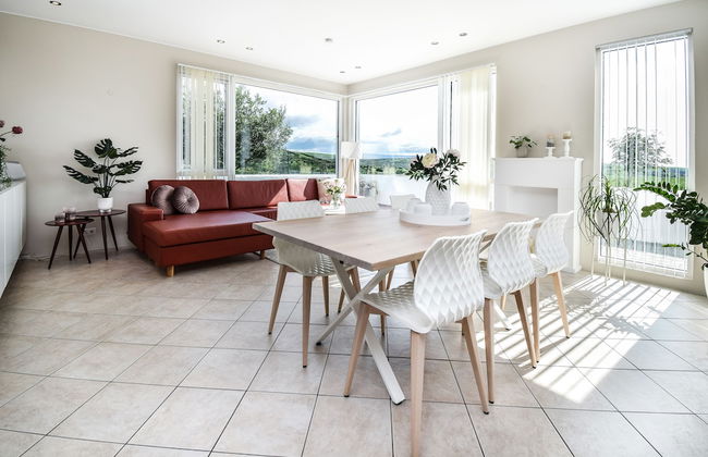 House Þ1 - Photo 10