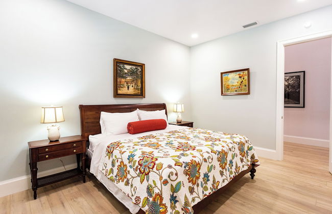 Imola: Newly Remodeled Pool Home Minutes from Vanderbilt Beach. Family-Friendly Retreat with 4 BR, 3.5 Bathrooms, and Private Screened Pool. Perfect Location Near Mercato and Naples Attractions - Foto 5