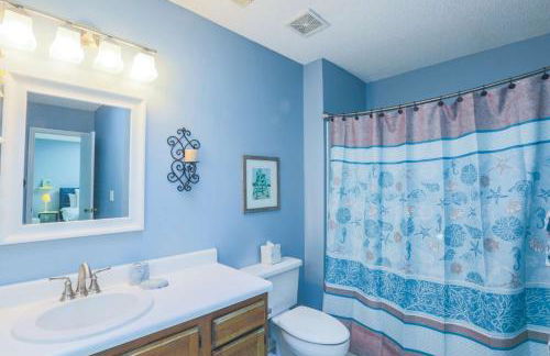 Green Whale - Photo 36