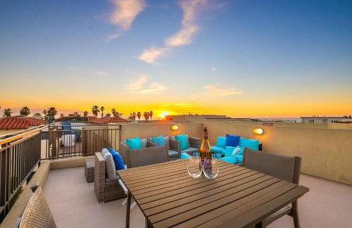 Stunning South Mission Home with Private Rooftop & Ocean Views! - Foto 30