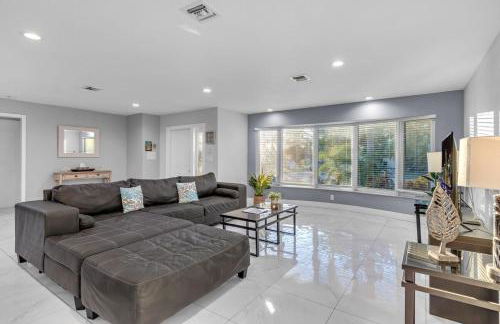 Stunning 4 Bedrooms House with Pool 6 minutes to the Ocean - Foto 44