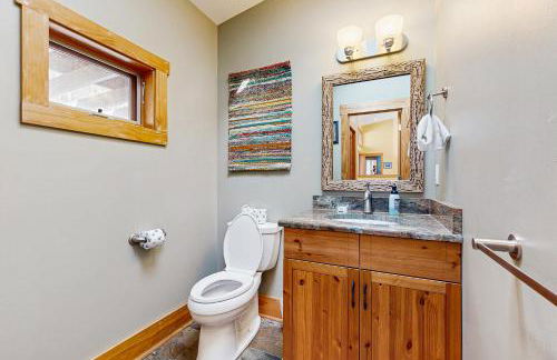 5 Bed 4 Bath Vacation home in Tuckasegee - Foto 18