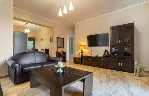 Blissful Residence with Pool by 8essentially - Foto 43