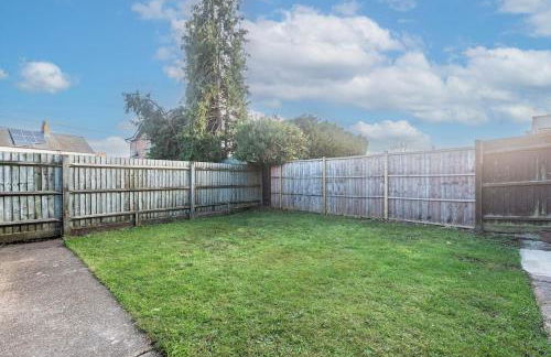 Briants, for Families & Contractors - Free Parking - Photo 46