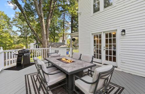 Prime West Hartford Center Location- Historic Gem - Foto 1