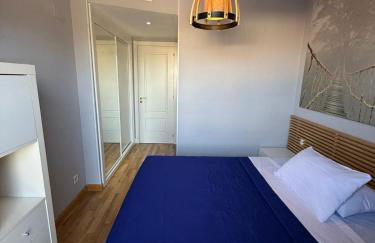 Enjoy the sun and pool in this fabulous apartment - Foto 17