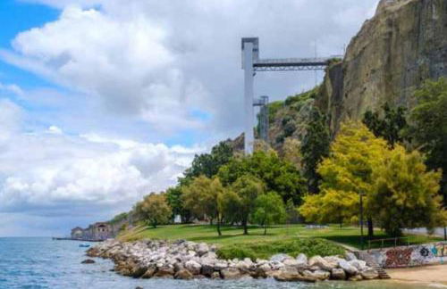 Lisbon South Bay modern apartment with river view - Foto 24