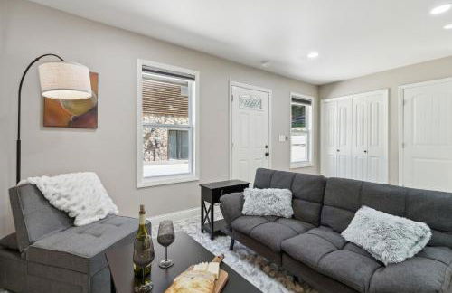 Hickory Hideaway Pet-Friendly Haven with Fire Pit! - Foto 8