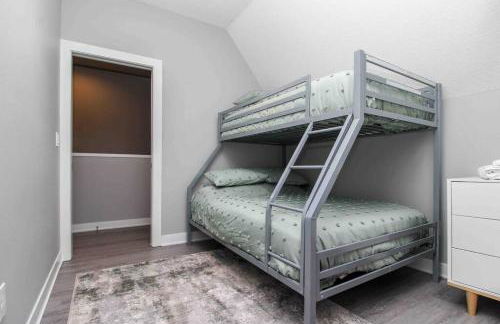 Lux finishes 4 bedroom DSM home Great location - Foto 8