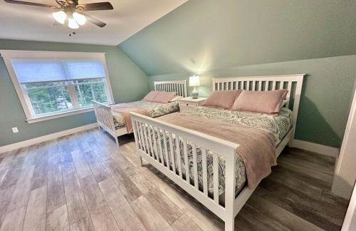 Luxury Waterfront Retreat with Hot Tub Near Acadia - Foto 26