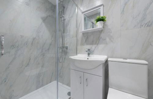 Bright 2-Bedroom Ensuite Apartment with Kitchen - Foto 6