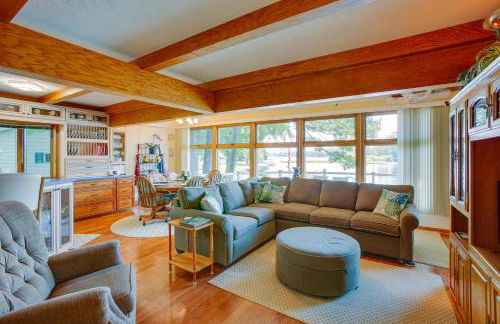 Sauna and Fireplaces! Lakefront Cadillac Retreat - Foto 4