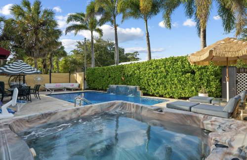 Palms Retreat! Giant Heated Pool-HotTub-FirePit-5Min2Beach-Pets-EV Chgr - Foto 22