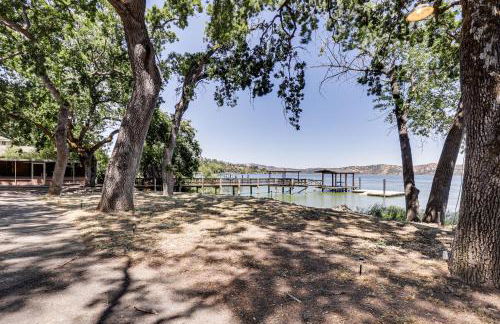 Dock, Slip and Launch Waterfront Home on Clear Lake - Foto 29