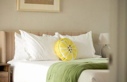 Serene SoCo Escape, Walk to Cafes and Free Parking - Photo 5