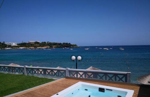 LENICO Seafront Villa - Photo 8