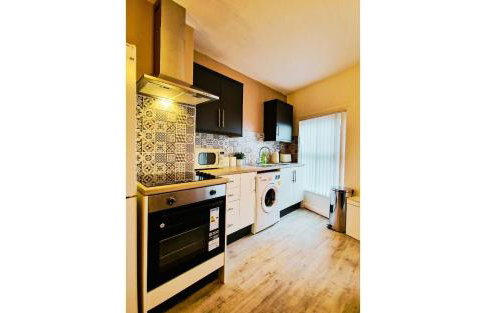 Lodginet Stays - County View - 1BR Flat 4 - Photo 11