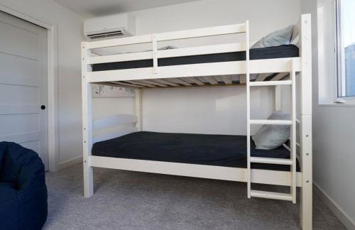 Steps to Alki Beach with Water Views Rooftop deck - Foto 30