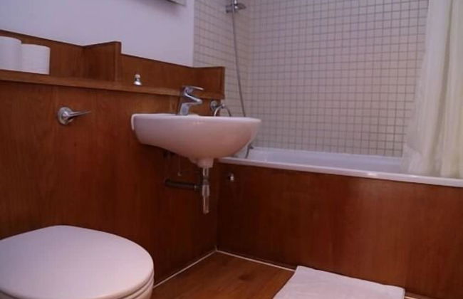 Paddington Southwick Street Apartments - Photo 11