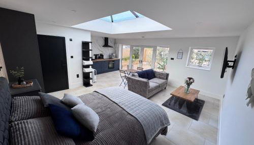 The Hide Away By The Garden Spa Stays - Hot Tub - Foto 1