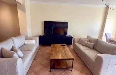 Casa De Sousa-Refúgio de Surf entre Peniche e Ericeira - Photo 1