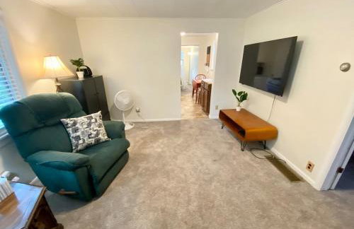 Convenient 2 Bedroom Home in TC - Foto 1