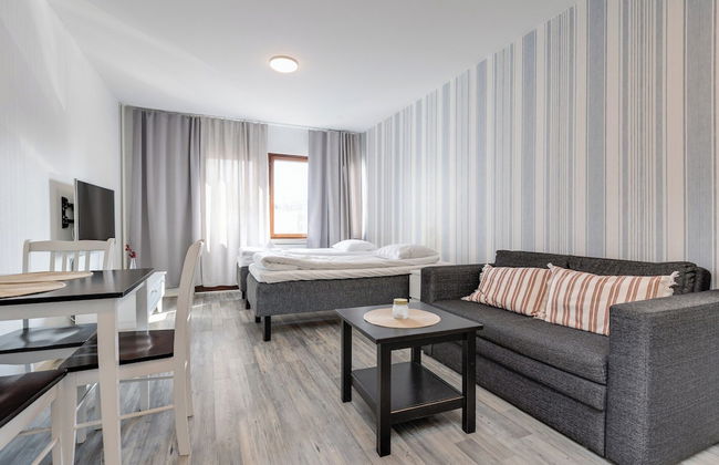 Santa's Holiday Homes - Photo 16