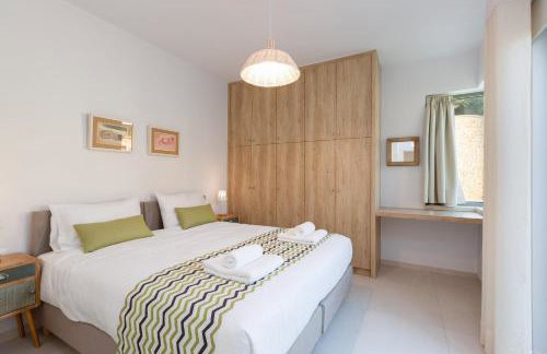 Nature Retreat Green Oasis Villa with Private Pool & Rooftop Hot Tub - Foto 22