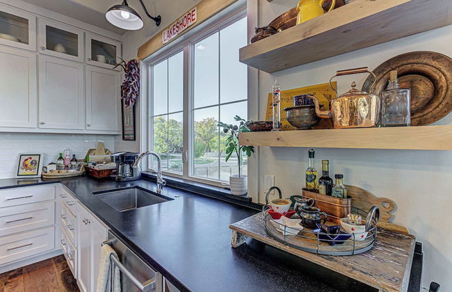 Immaculate Waterfront Home for 16 w/ Private Dock! - Foto 13