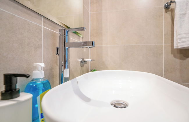 Tanin - Stylish Apartment With Balcony And Cityscape Views - Photo 14