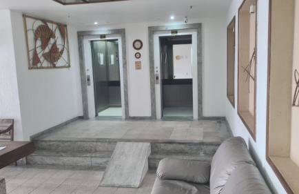 Apartamento com varanda de frente para o MAR - Angra dos Reis - Shopping Piratas - Portaria 24hs - Foto 8