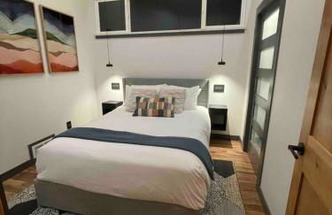 Blue Owl - Tree House Views! Couples Getaway! - Foto 13