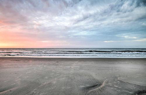 Oceanfront Condo with Furnished Deck and Views! - Foto 26