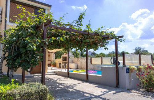 Luxury apartment Alba with pool - Photo 5