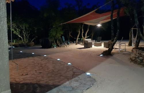 Villa avec piscine sur terrain clôt - Photo 37